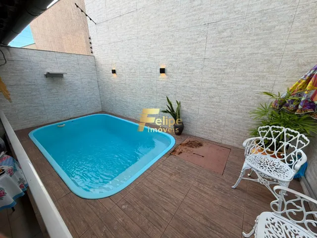 Imagem 11: LINDA ESPAÇOSA E ACONCHEGANTE CASA COM 03 SUÍTES, ÁREA GORMET E PISCINA, À VENDA NA