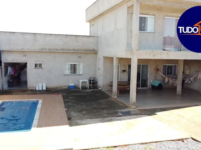 Imagem 9: Casa em Condomínio de Luxo em Brasília-DF, 3 Quartos, 3 Suítes, 2 Banheiros, 2 Vagas