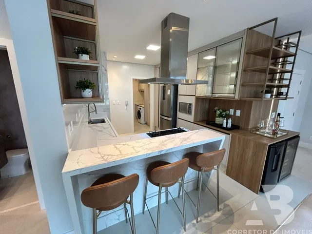 Imagem 6: Aluguel de Luxuoso Apartamento de 4 Quartos no Centro de Balneário Camboriú - 132 m²