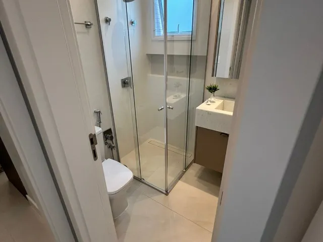 Imagem 5: Aluguel de Luxuoso Apartamento de 4 Quartos no Centro de Balneário Camboriú - 132 m²