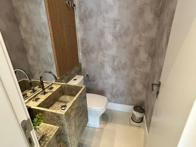 Imagem 2: Aluguel de Luxuoso Apartamento de 4 Quartos no Centro de Balneário Camboriú - 132 m²