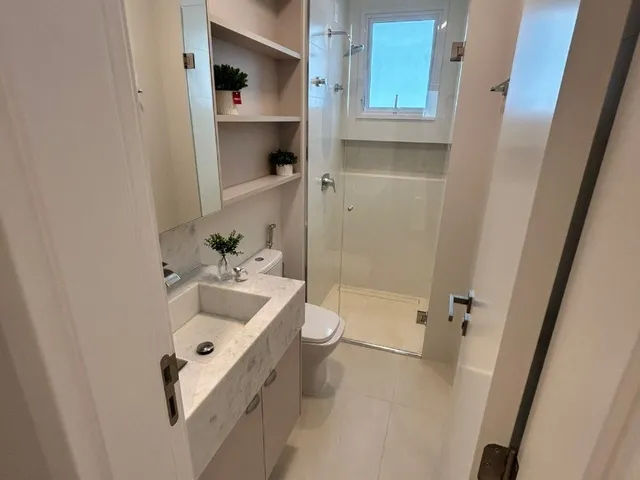 Imagem 15: Aluguel de Luxuoso Apartamento de 4 Quartos no Centro de Balneário Camboriú - 132 m²