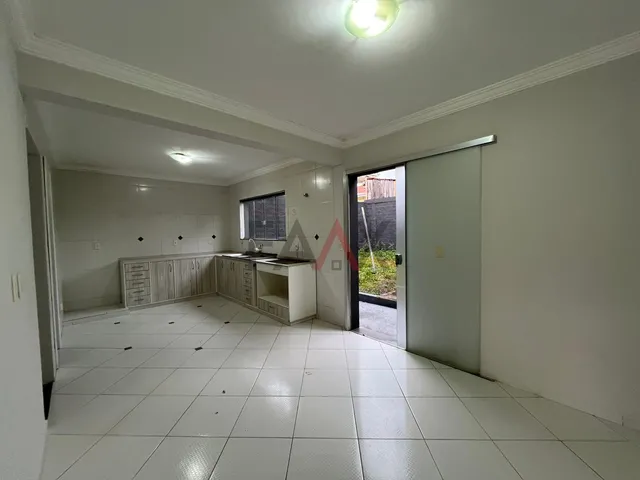 Imagem 6: Excelente Sobrado com Suíte e Sacada no Bairro Santa Cruz