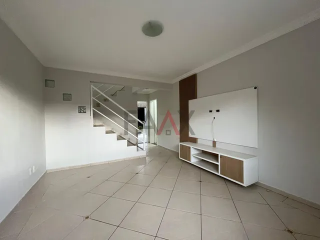 Imagem 14: Excelente Sobrado com Suíte e Sacada no Bairro Santa Cruz