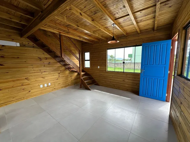 Imagem 10: Casa com dois dormitórios e próximo a praia do Campeche