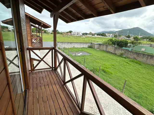 Imagem 5: Casa com dois dormitórios e próximo a praia do Campeche