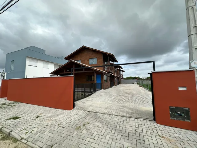 Imagem 7: Casa com dois dormitórios e próximo a praia do Campeche
