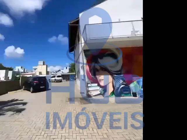 Imagem: Com 11 Kitnets, Área Total 1040m2, Carvoeira