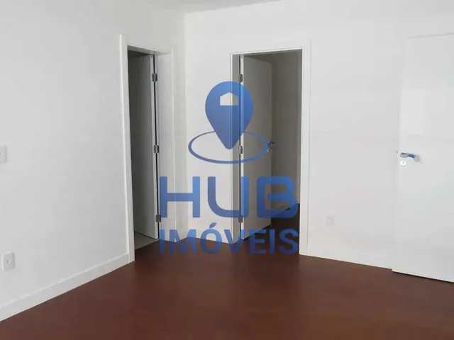 Imagem 10: Sendo 4 Suítes e 3 Vagas de Garagem - Jurerê/Sc
