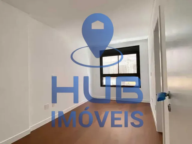 Imagem 9: Sendo 4 Suítes e 3 Vagas de Garagem - Jurerê/Sc