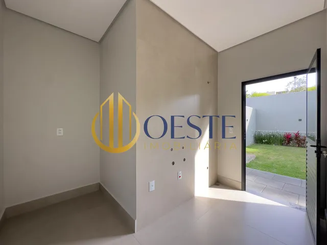 Imagem 2: Casa de alto padrão com 4 suítes na Região do Lago, CASCAVEL - PR