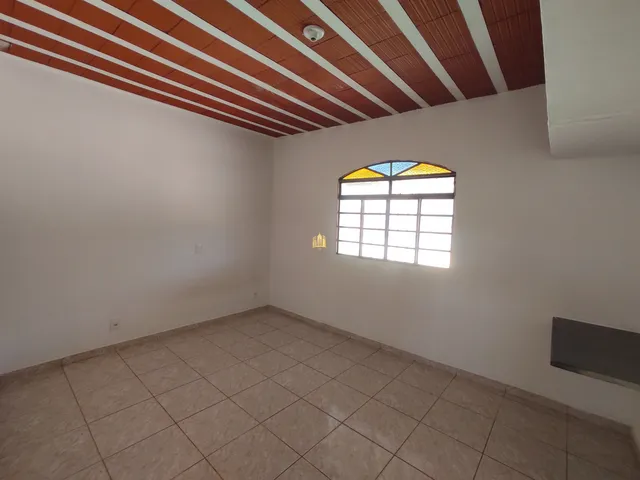 Imagem 15: Sítio Comercial à Venda ou Locação em Esmeraldas-MG, Bairro Cidade Jardim: 2 Quartos