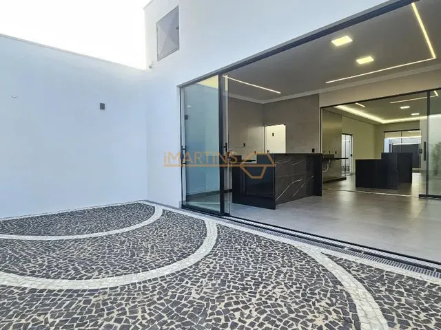 Imagem: Casa à venda no bairro GranVille - Araguari/MG