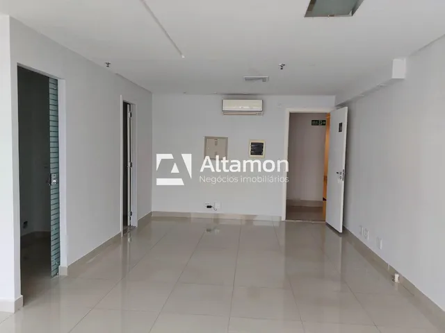 Imagem: Sala Comercial com 34,72 mts, banheiro e