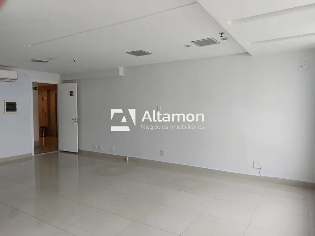 Imagem 3: Sala Comercial com 34,72 mts, banheiro e copa, ar condicionado. Uma vaga
