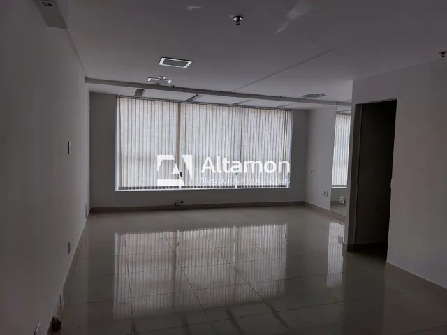 Imagem 8: Sala Comercial com 34,72 mts, banheiro e copa, ar condicionado. Uma vaga