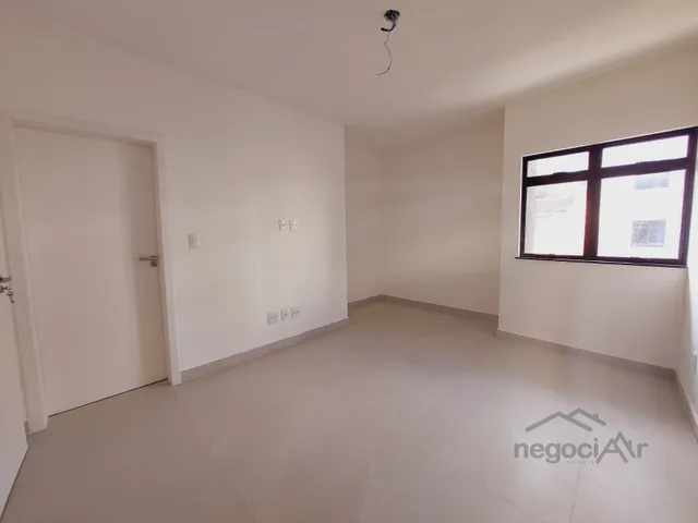 Imagem 5: BOM PASTOR - Apartamento amplo em prédio pequeno e com a penas uma unidade por andar!!
