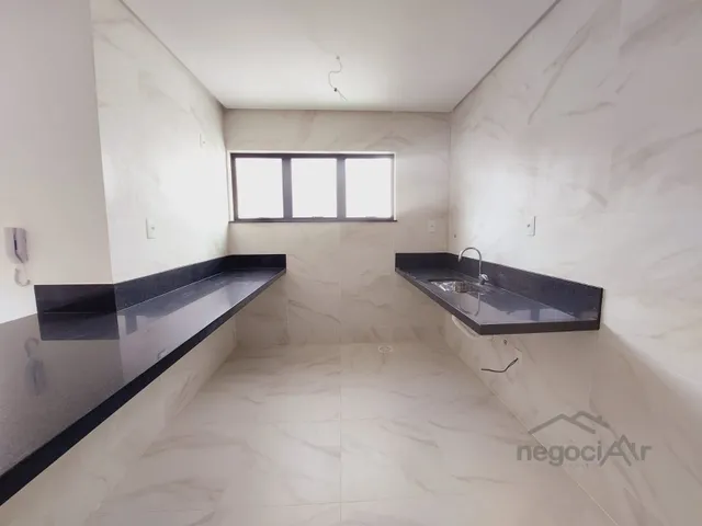 Imagem 7: BOM PASTOR - Apartamento amplo em prédio pequeno e com a penas uma unidade por andar!!