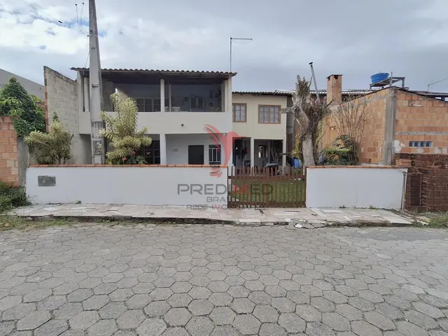 Imagem: Sobrado com 6 quartos para venda na praia