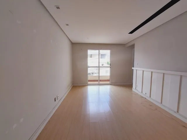 Imagem 2: São Pedro - Apartamento com 2 quartos, varanda e garagem coberta