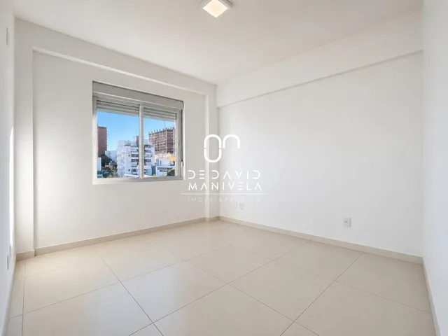 Imagem 11: Cobertura central de 3 dormitórios, sendo 1 suíte, com piscina