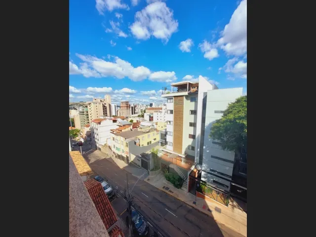 Imagem 3: Centro - Apartamento de frente com 2 quartos e garagem