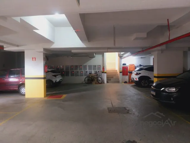 Imagem 7: Centro - Apartamento de frente com 2 quartos e garagem
