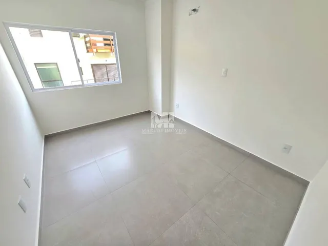Imagem 2: Triplex com 4 suítes em cond fechado