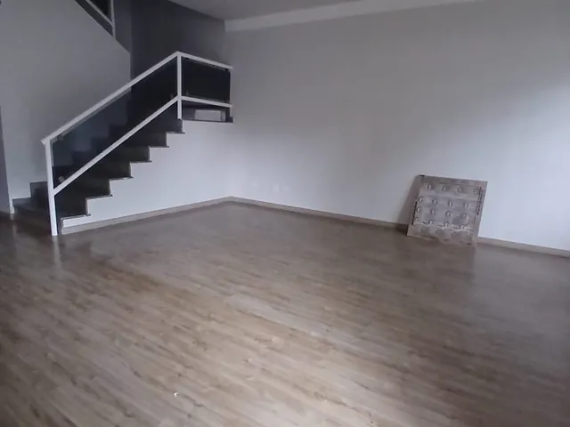 Imagem 5: CASA - UMUARAMA Casa com 4 dormitórios
