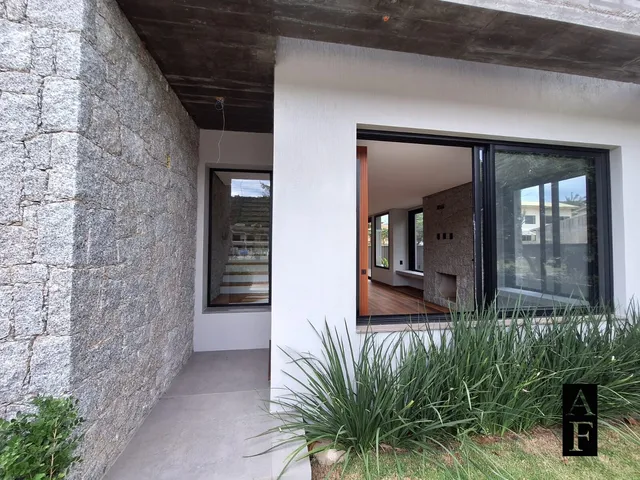 Imagem 14: Casa Alto Padrão com 3 Suítes em Bairro Panorâmico