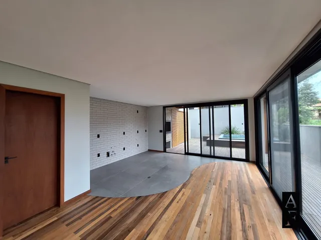 Imagem 7: Casa Alto Padrão com 3 Suítes em Bairro Panorâmico