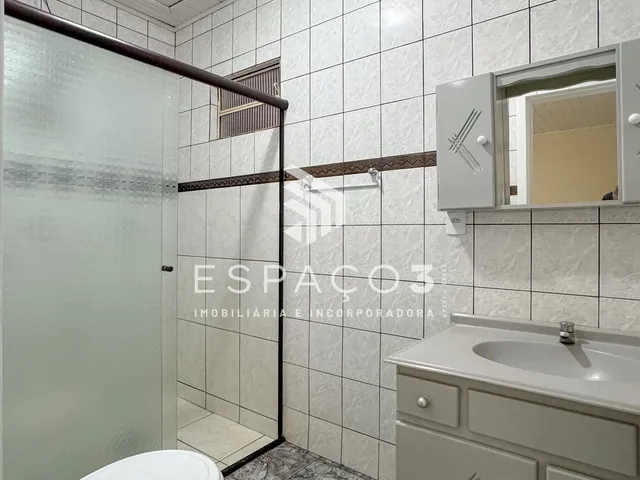 Imagem 3: Casa para locação com 3 quartos, cozinha planejada no B. Conda