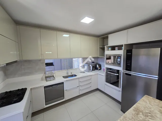 Imagem 7: IPITANGA, L. de Freitas. Duplex com 4 quartos sendo 3 suítes superiores e 1 quarto