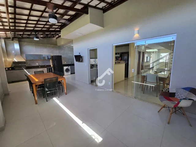 Imagem 13: IPITANGA, L. de Freitas. Duplex com 4 quartos sendo 3 suítes superiores e 1 quarto
