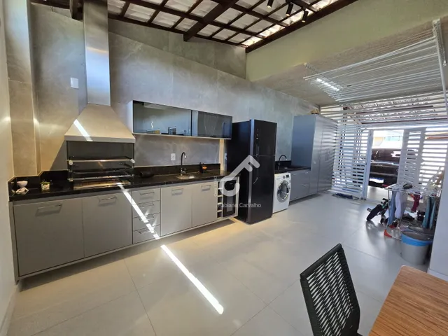 Imagem 15: IPITANGA, L. de Freitas. Duplex com 4 quartos sendo 3 suítes superiores e 1 quarto