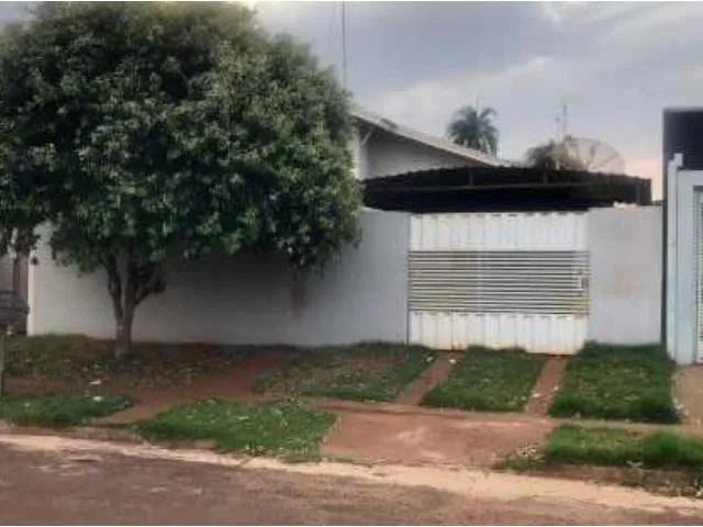 Imagem: A casa possui 2 Dormitórios, 1 Banheiro, 1 Vaga na