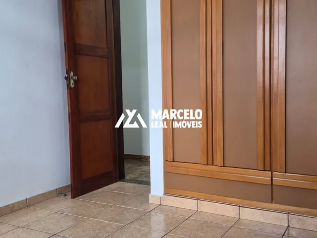 Imagem 13: ALUGO AMPLO APARTAMENTO - EM EXCELENTE LOCALIZAÇÃO - 03 QUARTOS, SENDO 01 SUITE