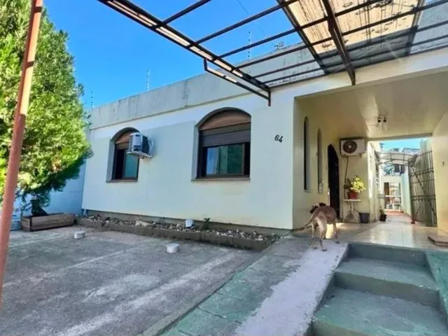 Imagem: Casa com 3 Dormitórios, Churrasqueira e