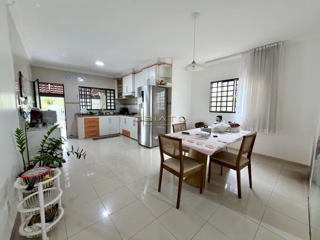 Imagem 2: Sobrado com 4 dormitórios à venda, 215m² por R$995.000,00; Alvorada - Anápolis