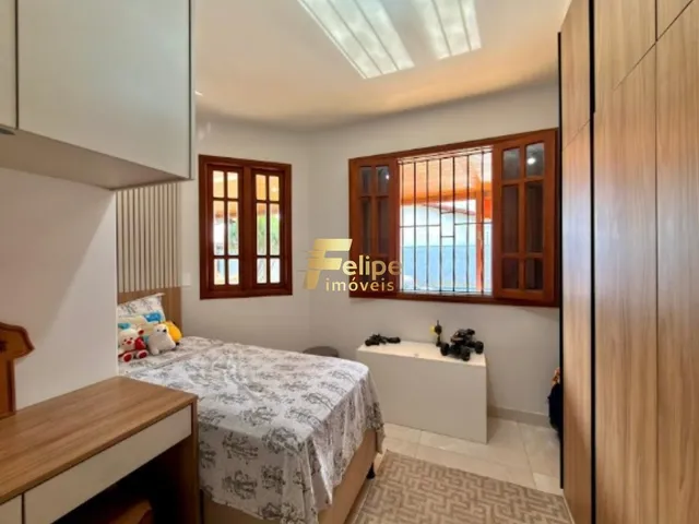 Imagem 16: BELÍSSIMA CASA LINEAR COM 04 QUARTOS, SENDO 01 SUÍTE, COM PISCINA E CHURRASQUEIRA, À