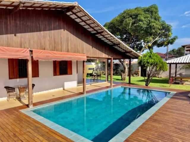 Imagem 10: BELÍSSIMA CASA LINEAR COM 04 QUARTOS, SENDO 01 SUÍTE, COM PISCINA E CHURRASQUEIRA, À