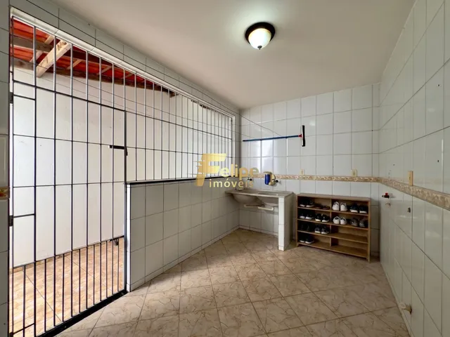 Imagem 2: NÃO PERCA TEMPO E VENHA CONHECER ESTA LINDA CASA COM 04 QUARTOS, SENDO 01 SUÍTE, COM