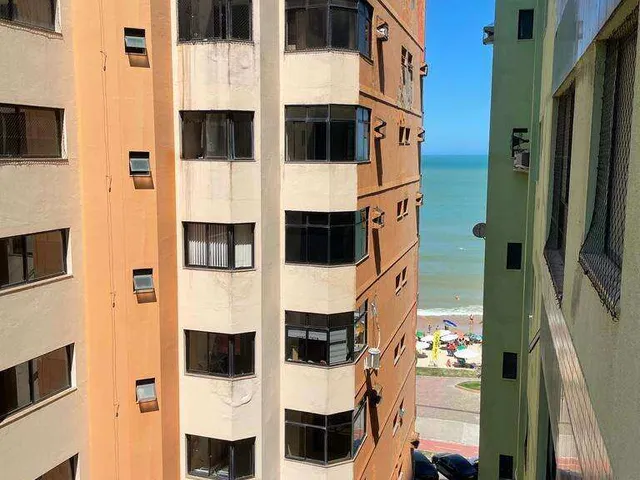 Imagem 3: Apartamento com 2 Quartos + Dependência Disponível p/ Locação Anual na Praia do Morro