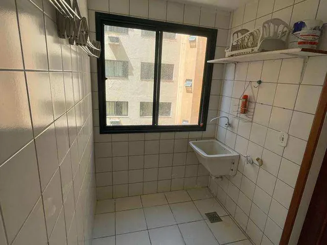 Imagem 14: Apartamento com 2 Quartos + Dependência Disponível p/ Locação Anual na Praia do Morro