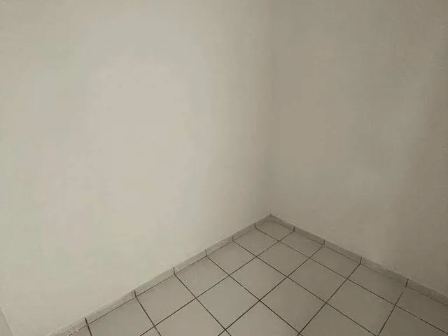 Imagem 5: Apartamento com 2 Quartos + Dependência Disponível p/ Locação Anual na Praia do Morro