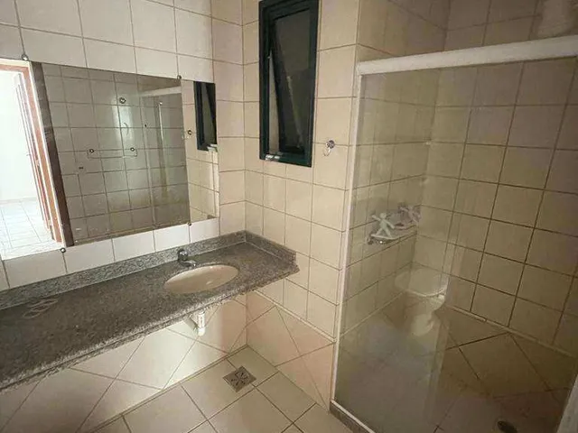 Imagem 6: Apartamento com 2 Quartos + Dependência Disponível p/ Locação Anual na Praia do Morro