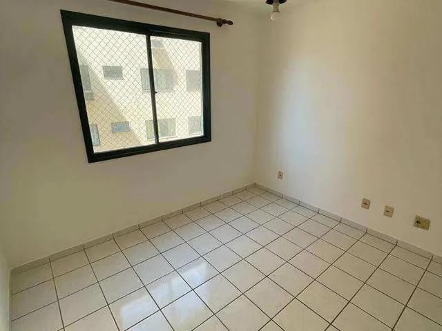 Imagem 7: Apartamento com 2 Quartos + Dependência Disponível p/ Locação Anual na Praia do Morro