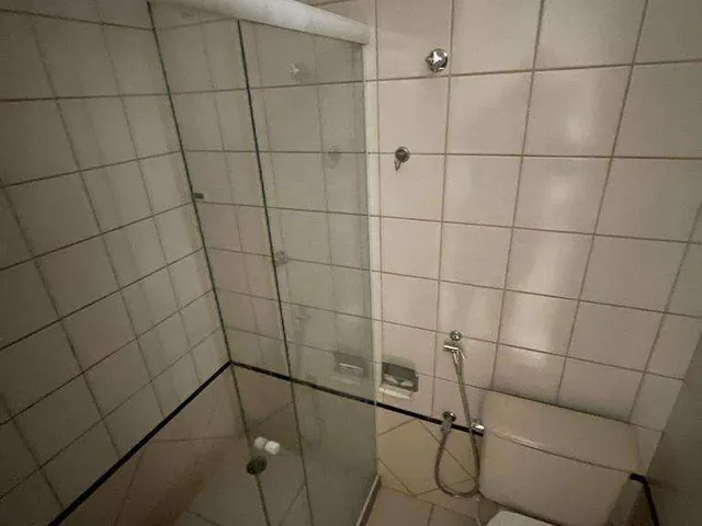 Imagem 10: Apartamento com 2 Quartos + Dependência Disponível p/ Locação Anual na Praia do Morro