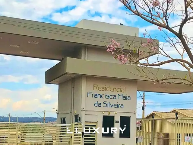 Imagem: Casa em Condomínio Fechado com Quintal