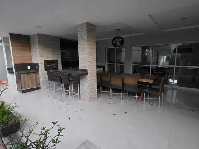 Imagem 4: Casa Duplex, 400m², 4 suítes, 3 vagas, lazer privativo